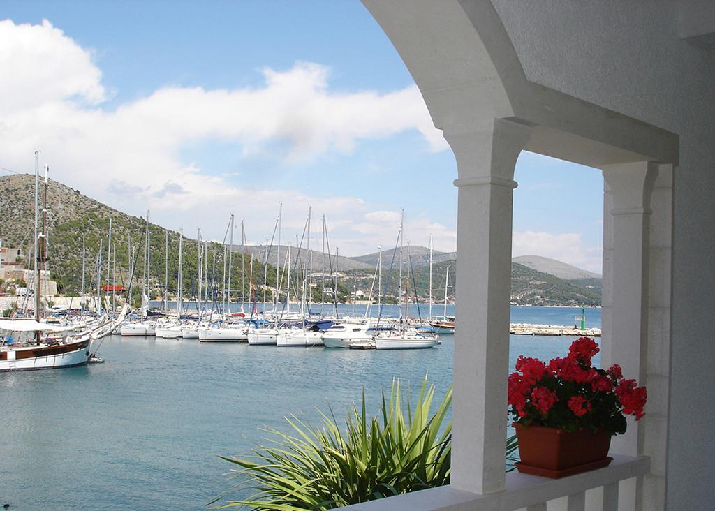 Apartments Olea Marina Exterior photo